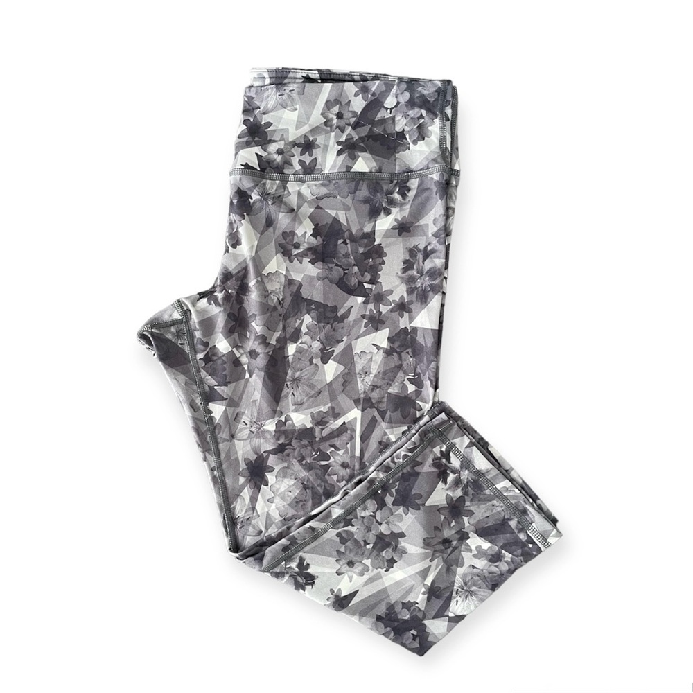 Grey Printed Crop Active Leggings Women’s size L